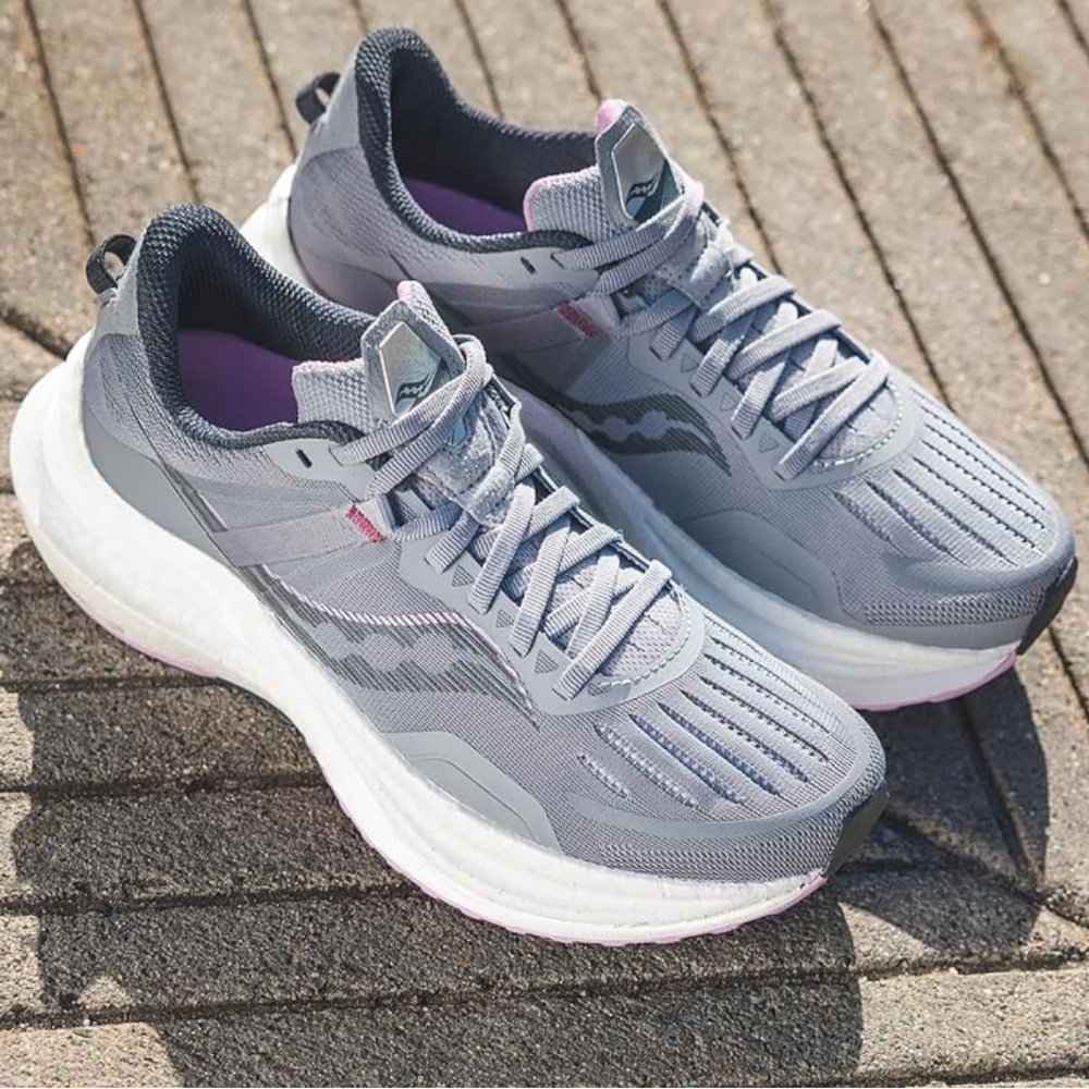 Women’s Saucony Tempus Running Shoes